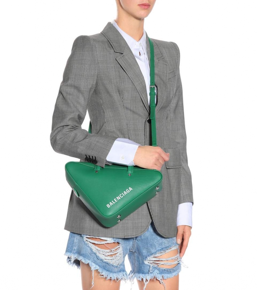 新配色！ Balenciaga 巴黎世家不拘一格的三角形包
