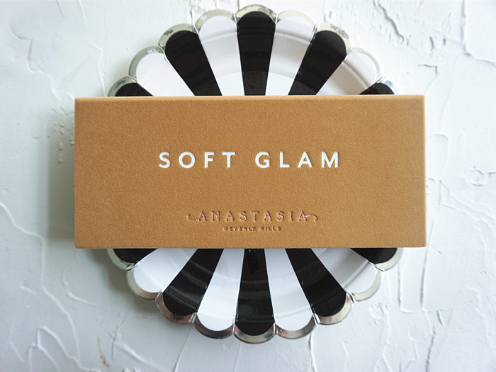 【5姐晒单】比文艺复兴更值得收的 Anastasia 新14色眼影盘 Soft Glam