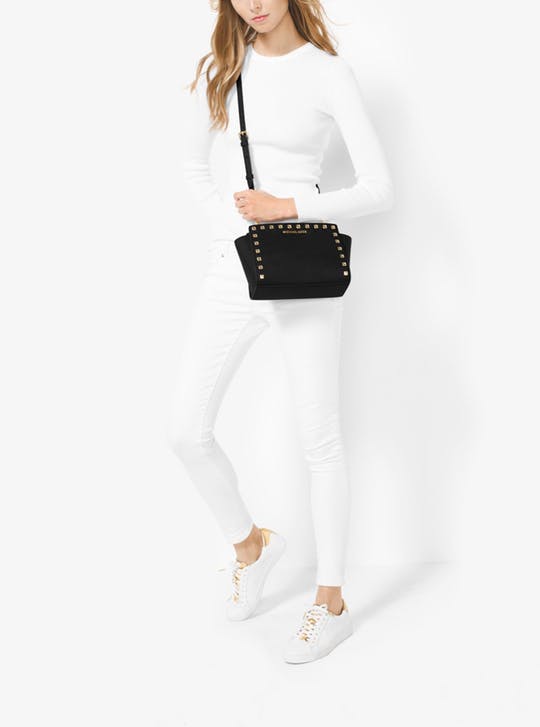 仅剩4个！Michael Kors 中号 Selma 铆钉装饰十字纹皮斜挎包 藏蓝色 $130.2（约943元）