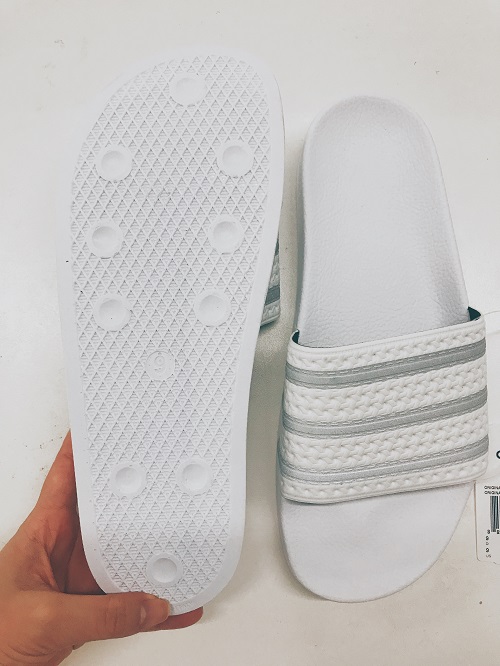 【5姐晒单】我想带着你去环游世界--Adidas Originals 三叶草 Adilette 经典澡堂拖鞋 