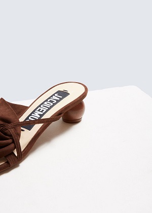 码数不多啦！Jacquemus Brown Les Mules Sola 棕色穆勒鞋 