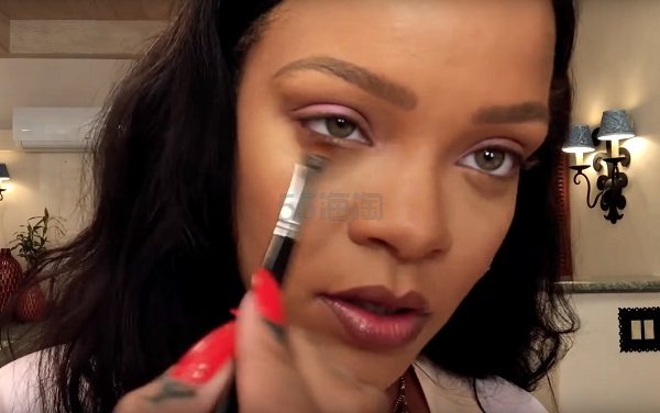 蕾哈娜 Rihanna Fenty × Vogue 合作美妆视频详解