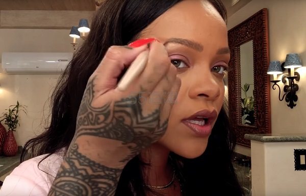 蕾哈娜 Rihanna Fenty × Vogue 合作美妆视频详解