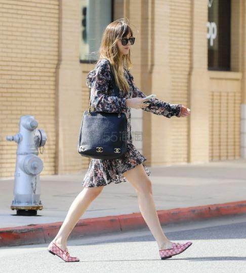 Dakota Johnson 达妹同款 GUCCI Jordaan logo-jacquard loafers 乐福鞋