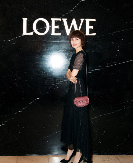 Matchesfashion：精选 超多明星都在背的 Loewe Gate 包包