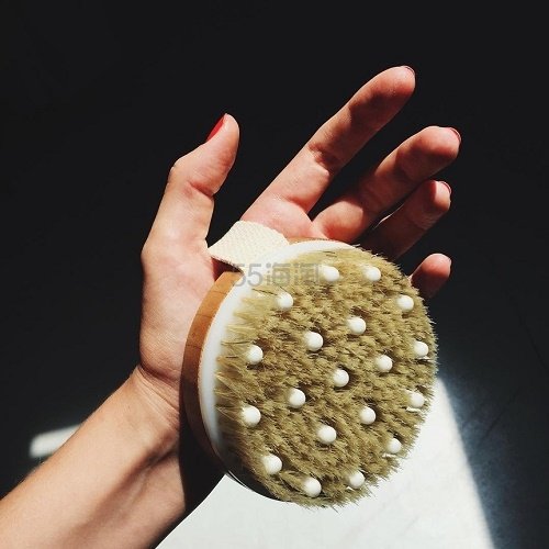 【张韶涵*】7折+三重赠礼！Mama Mio 妈妈米欧 身体按摩刷 促进淋巴排*