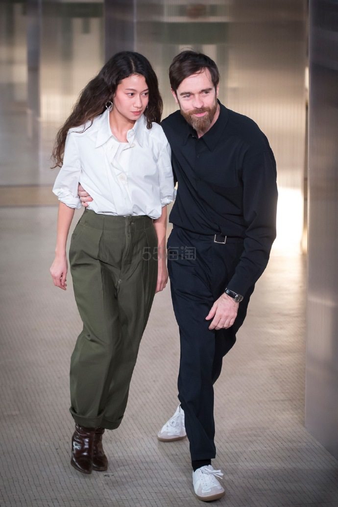 巴黎时装周第3天||5姐本来想好好看秀，谁知被 Lemaire 的妻子 Sarah Linh Tran 深深吸引