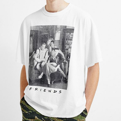 UO Friends White Photo T-Shirt “老友记”主题T恤