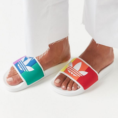 adidas 阿迪达斯 Pride Adilette Slide 三叶草拖鞋