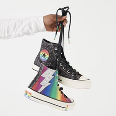 Converse 英国官网：精选时尚帆布鞋 包括彩虹限定系列