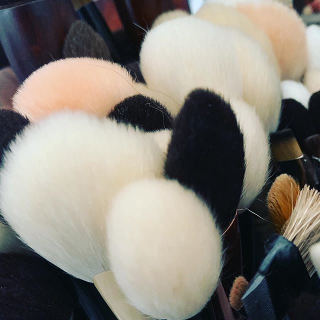 Beautylish：WAYNE GOSS *专业化妆刷品牌