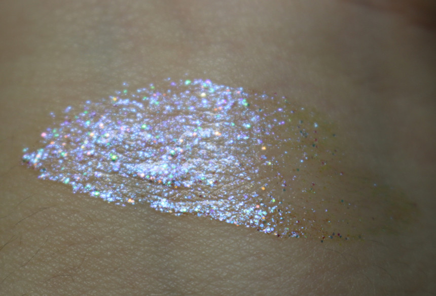 神仙色号！MAC 液体眼影 Diamond Crumble