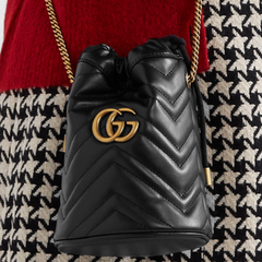 Gucci GG Marmont 绗缝皮革迷你水桶包