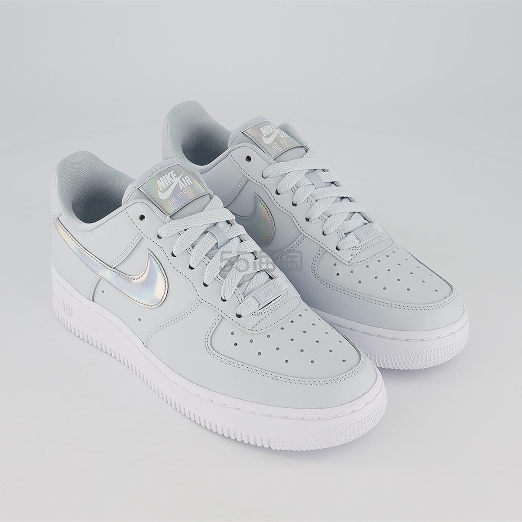 Nike 耐克 Air Force 1 07 空军1号 浅灰色运动鞋