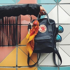 Urban Outfitters：fjallr*en 北极狐包包