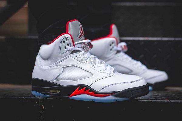 【5姐资讯】乔丹 Air Jordan 5 篮球鞋 Fire Red 流川枫 2020复刻