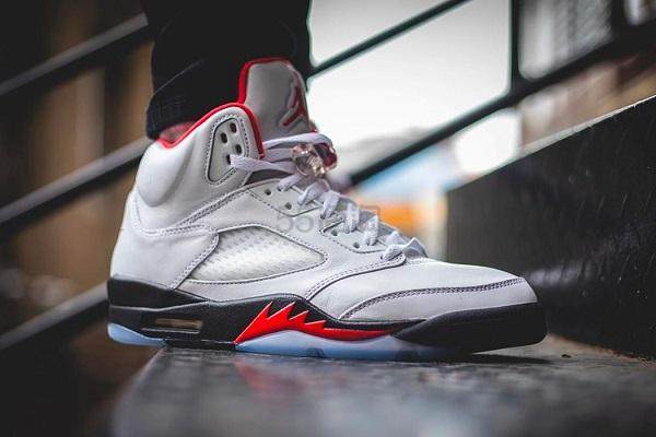 【5姐资讯】乔丹 Air Jordan 5 篮球鞋 Fire Red 流川枫 2020复刻