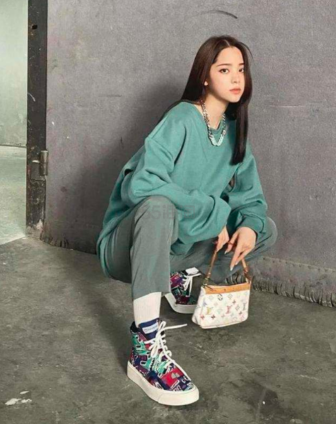 【周杰伦同款】Converse x Fear of God ESSENTIALS 匡威联名款高帮鞋 $120(约819元)