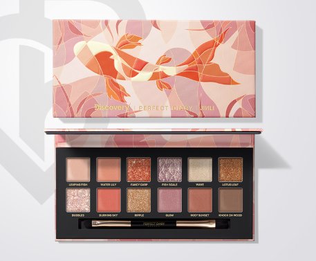 完美日记眼影一直卖的很火，经常看到有人完美日记眼影，完美日记