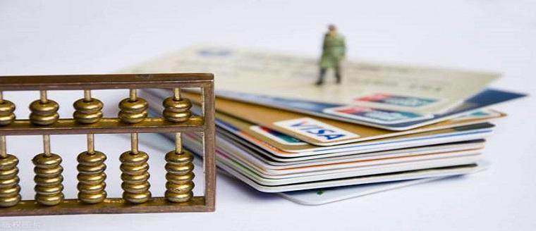 关键词：申卡，避坑，信用卡，包装，华而不实，年费  很多人，