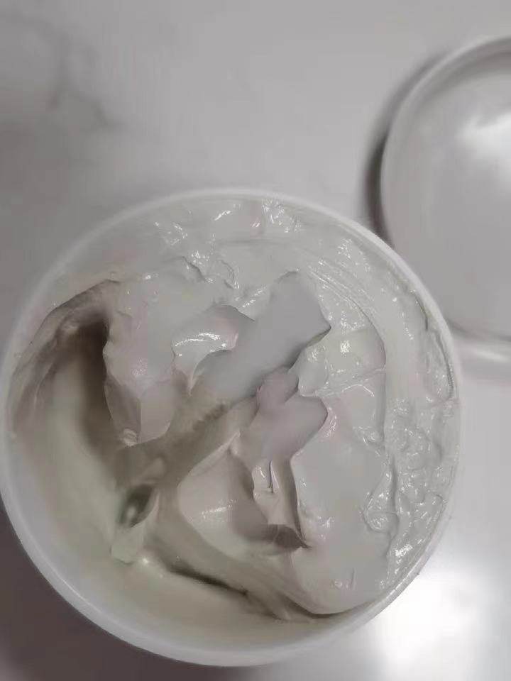 科颜氏白泥姐妹们肯定不陌生, 感觉是面膜当中性价比极高的了。