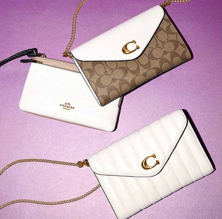 Coach Outlet奥莱是蔻驰官方的折扣店，相对美国官网