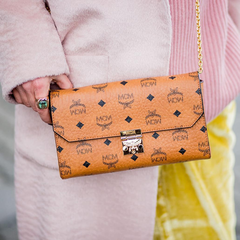 Nordstrom：多款MCM 包包降价6折