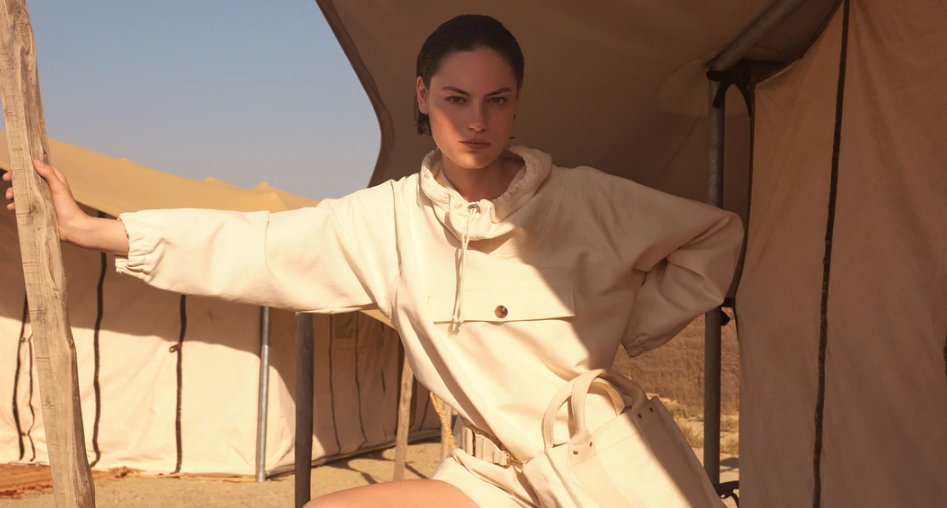 Soeur是为现代女性打造的巴黎服装品牌，服装风格精致、平易