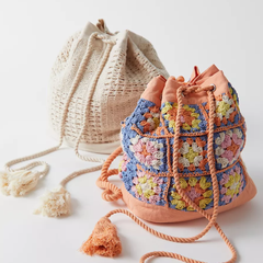 UO：Bree Crochet Drawstring 编织水桶包