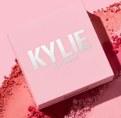 Kylie Cosmetics：高光、腮红热销