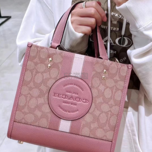 Coach Outlet CA：热卖！樱花粉系列可入Dempsey 22、水桶包等