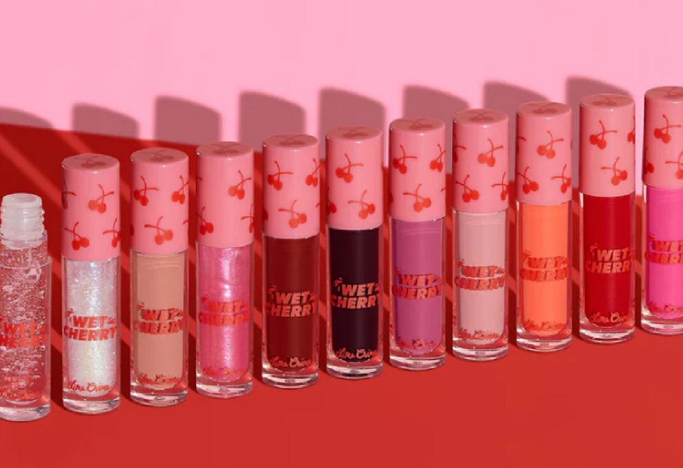 Lime Crime独角兽是一家美国彩妆品牌，以其大胆的风格