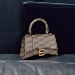 Harrods：年中热卖 巴黎世家卡包HK$1330 ZM真丝裙HK$2294