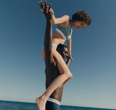 Calvin Klein：全场美衣热卖 多买多省