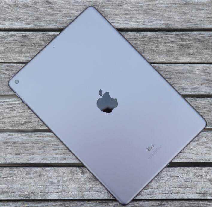 1⃣️单指 右上轻滑快速备忘录 左上轻滑截屏 顶部右端下滑控