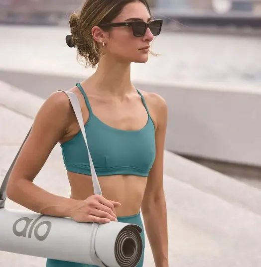 Alo Yoga：特价专区陆续上新 入手湖水蓝网球百褶裙