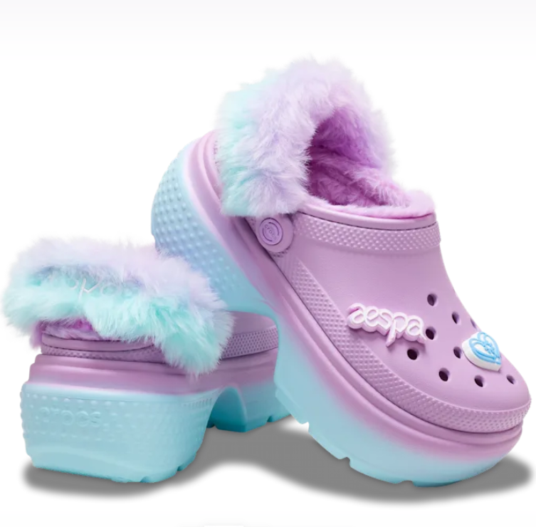 AESPA X CROCS 联名雪屋毛毛洞洞鞋