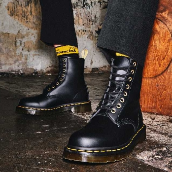 Harrods：Dr. Martens 鞋履专场 1460马丁靴HK$721