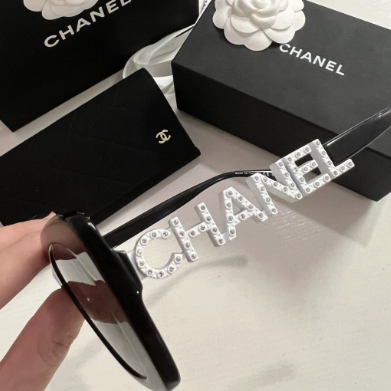 赵露思同款！Chanel 香奈儿5422B板材带钻墨镜 断货王