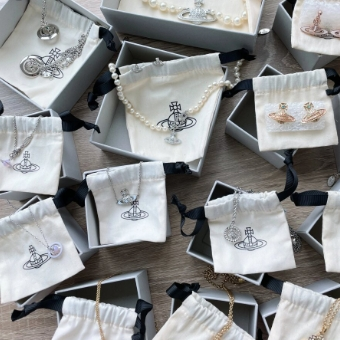 Selfridges：Vivienne Westwood 配饰专场 珍珠土星手链HK$1070