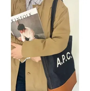 折上8折！A.P.C. 小号 LOGG 印花牛仔布&皮革托特包