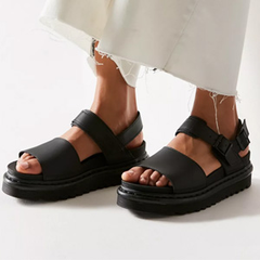 37码有货！Dr. Martens Voss 女款厚底凉鞋