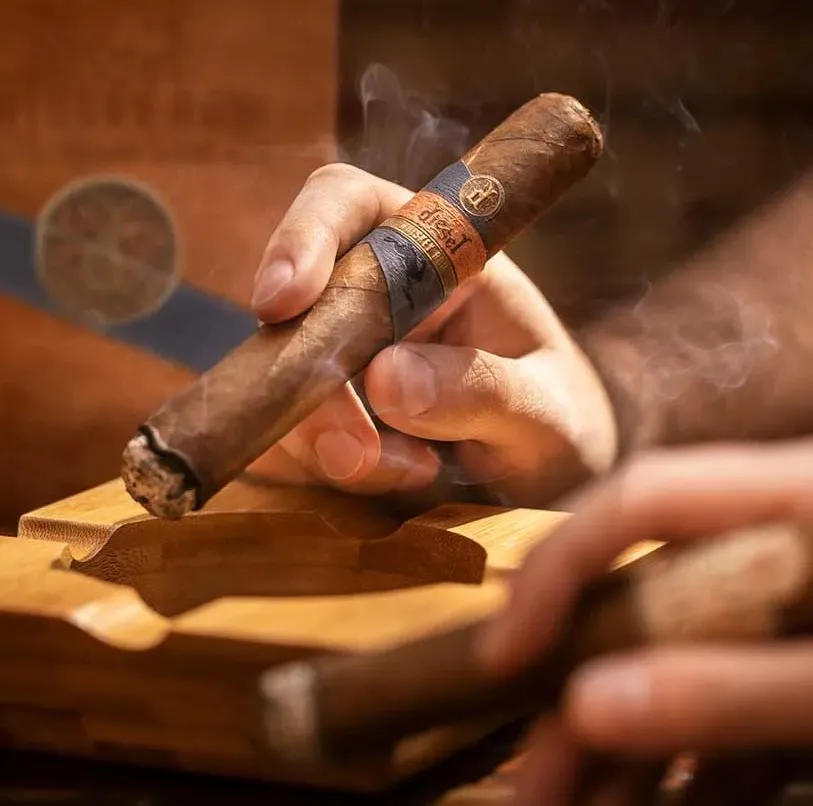 Gotham Cigars：雪茄热卖 Swisher Sweets、Dutch Masters、Acid Cigars、Padron 等