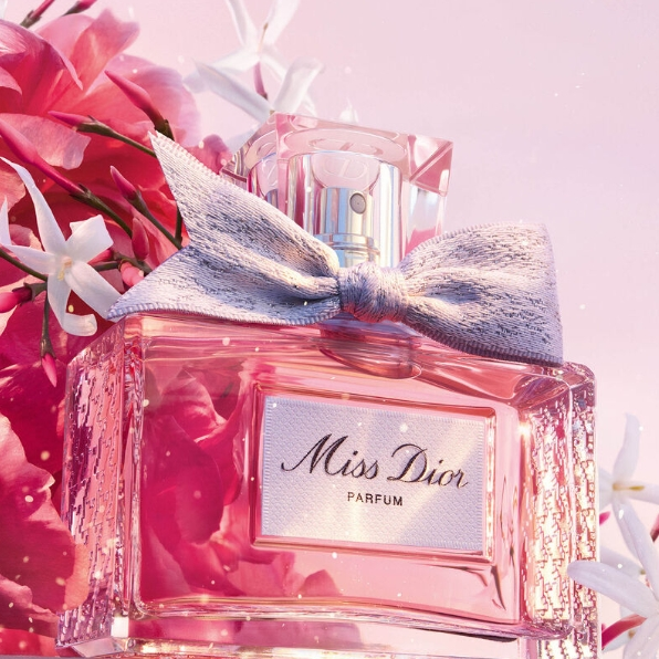 Dior Beauty：美妆上新热卖 入香氛、唇膏、腮红等