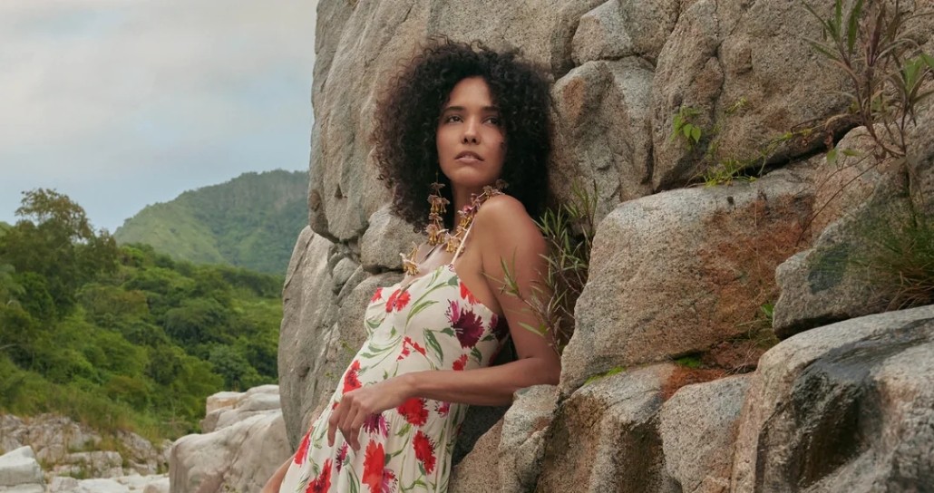 Diane Von Furstenberg简称DVF，来自美