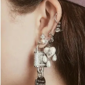 Harvey Nichols US：Vivienne Westwood 西太后专场 小土星耳钉$64