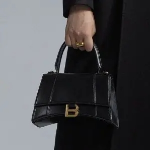 Cettire：Balenciaga 时尚热卖 Triple S 老爹鞋$474