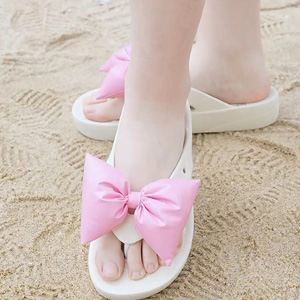 降价！Crocs 卡骆驰 云朵蝴蝶结人字拖 2色