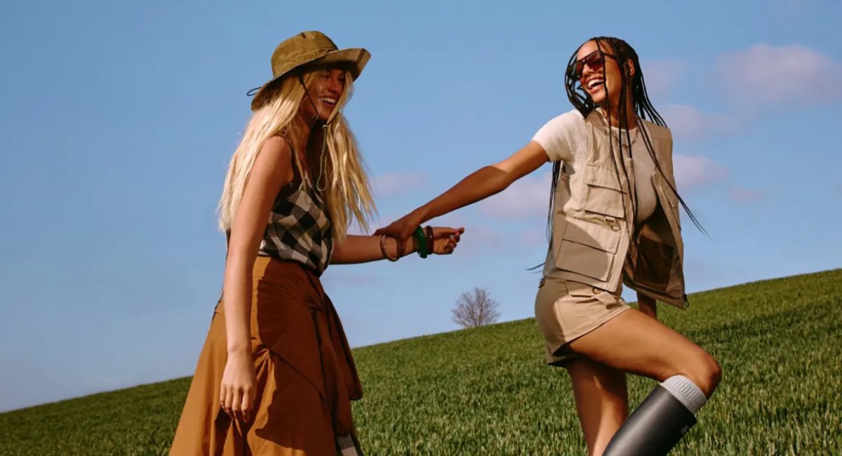 ASOS是一家为青年时尚爱好者打造的纯线上时尚网站，提供潮流