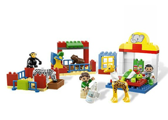 LEGO 6158 乐高 动物诊所积木组装玩具 $31.98